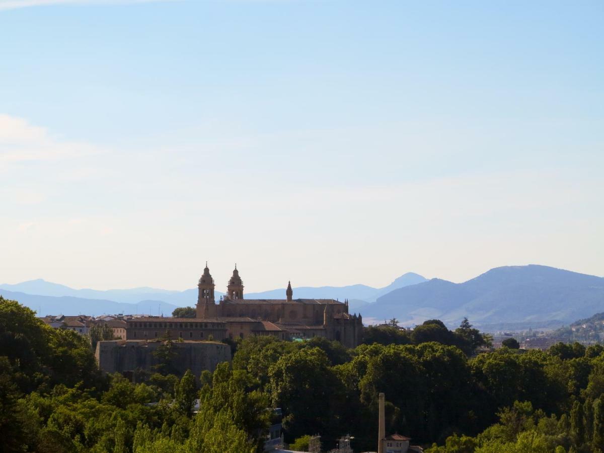 El Mirador De La Cuesta De Santo Domingo Apartment Pamplona Bagian luar foto